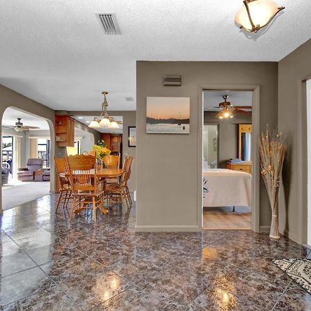 Pet Friendly Canal Front 3-Bedroom Grand Villa With Pool, Linai And Dock Port Charlotte Exteriör bild