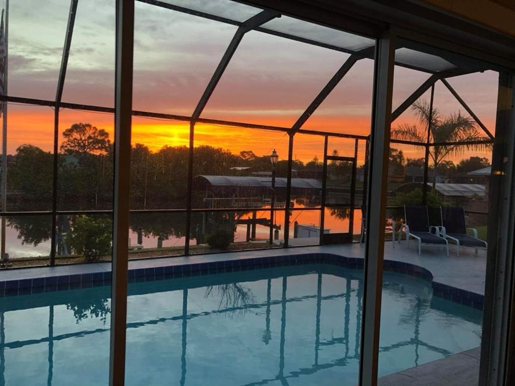 Pet Friendly Canal Front 3-Bedroom Grand Villa With Pool, Linai And Dock Port Charlotte Exteriör bild