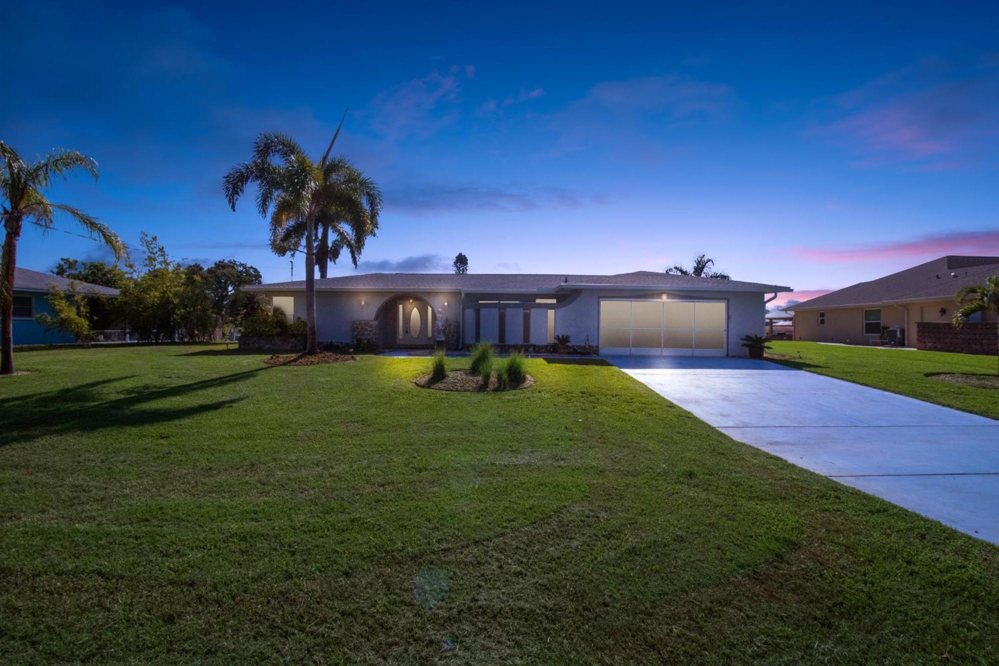 Pet Friendly Canal Front 3-Bedroom Grand Villa With Pool, Linai And Dock Port Charlotte Exteriör bild