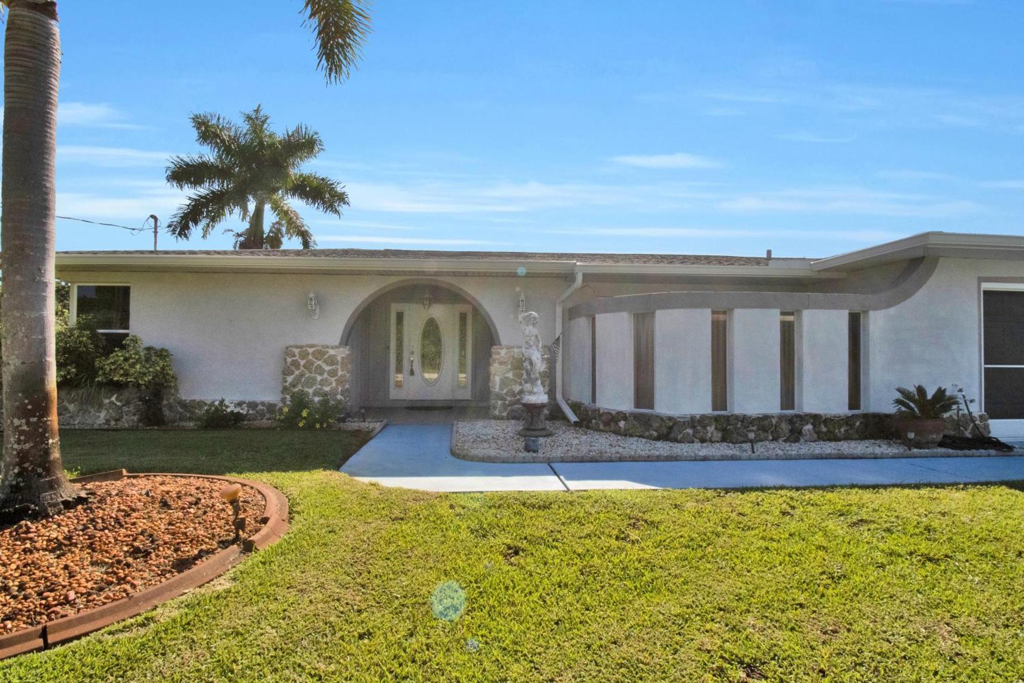 Pet Friendly Canal Front 3-Bedroom Grand Villa With Pool, Linai And Dock Port Charlotte Exteriör bild