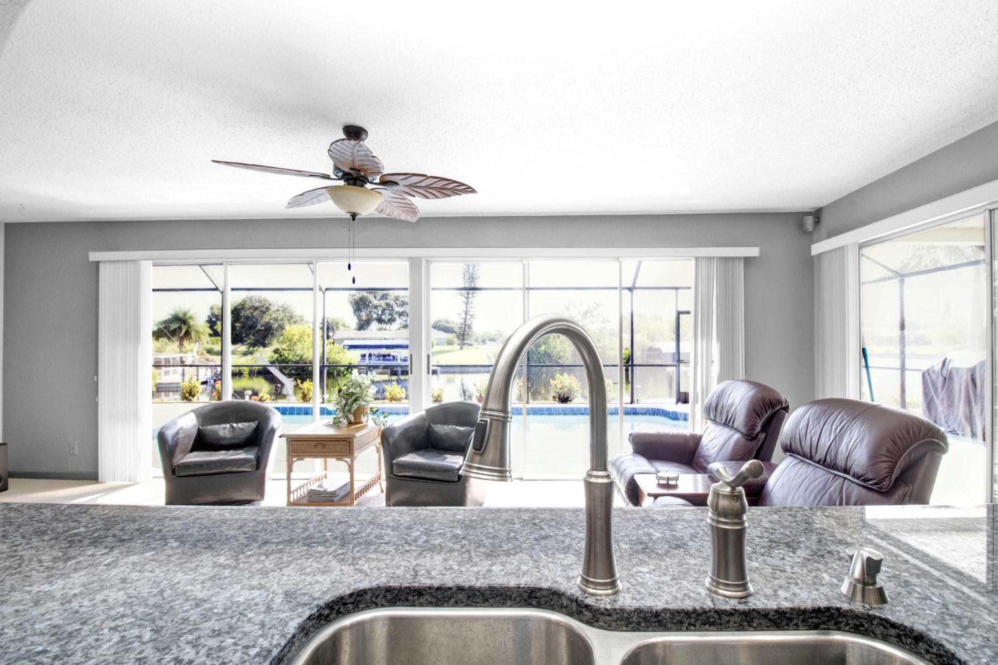 Pet Friendly Canal Front 3-Bedroom Grand Villa With Pool, Linai And Dock Port Charlotte Exteriör bild